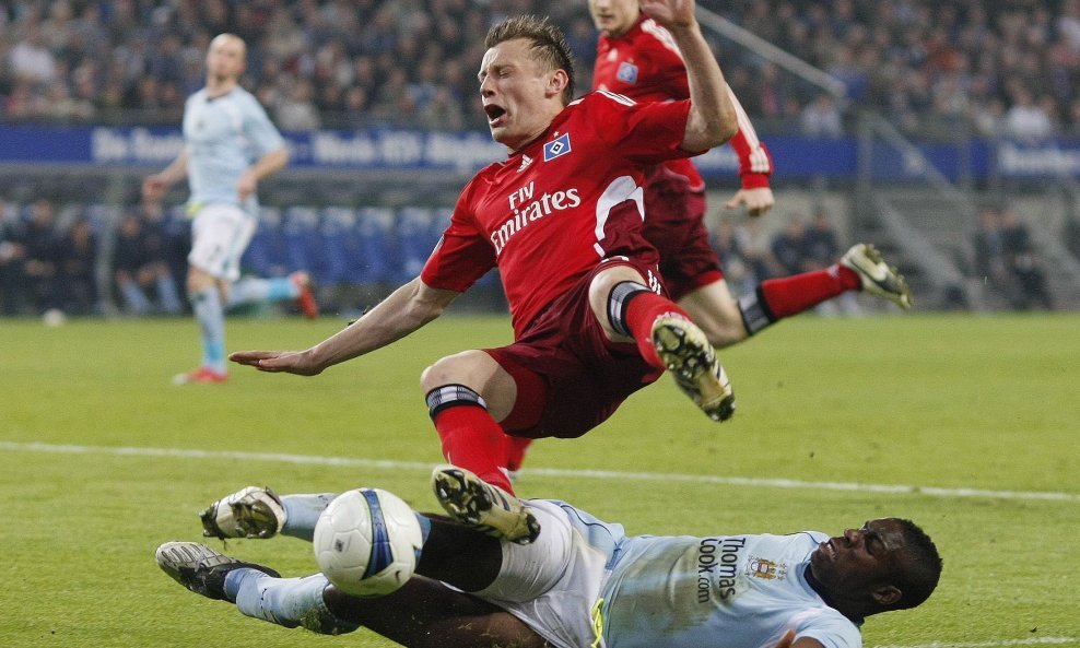 Olić (HSV) i Richards (Manchester City)