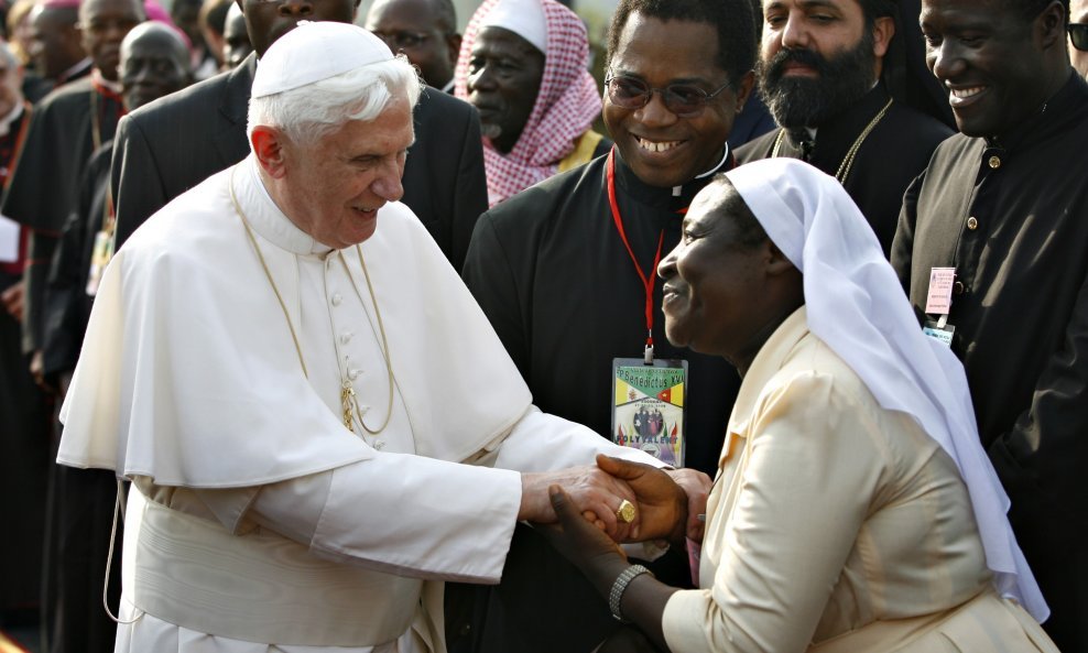 Papa Benedikt XVI u Kamerunu