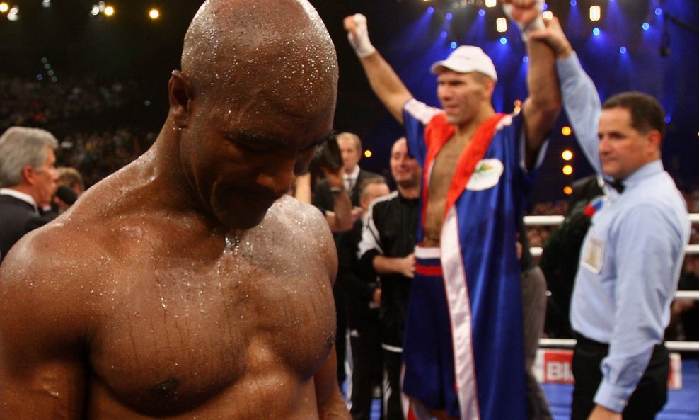 nikolaj valujev, evander holyfield