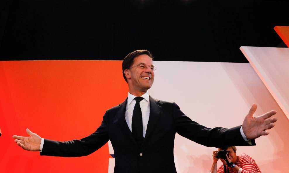 Nizozemski premijer Mark Rutte pred pristašama u Haagu nakon pobjede na izborima 15. ožujka 2017.