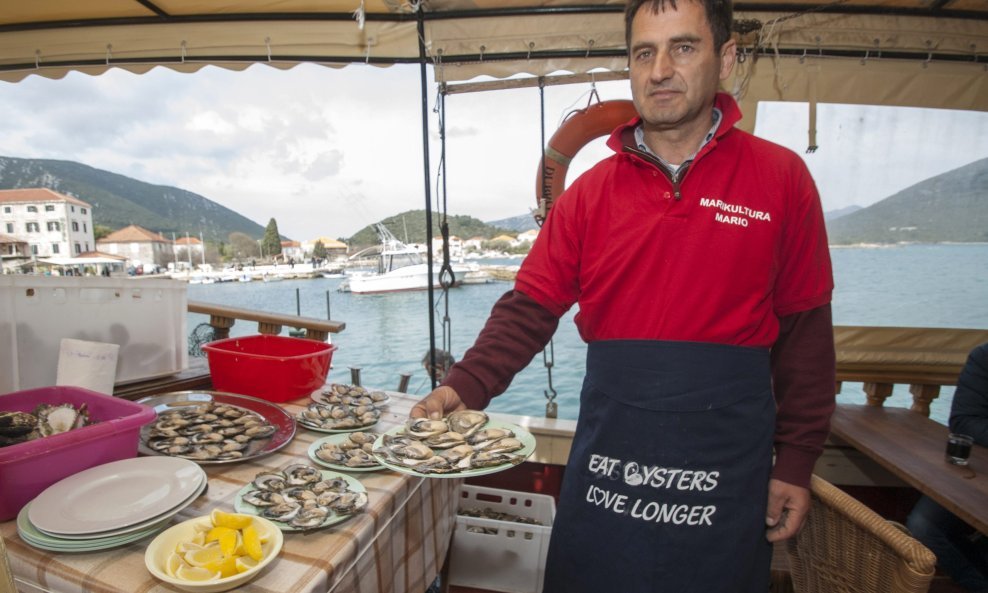 Tradicionalna degustacija kamenica u Malom Stonu