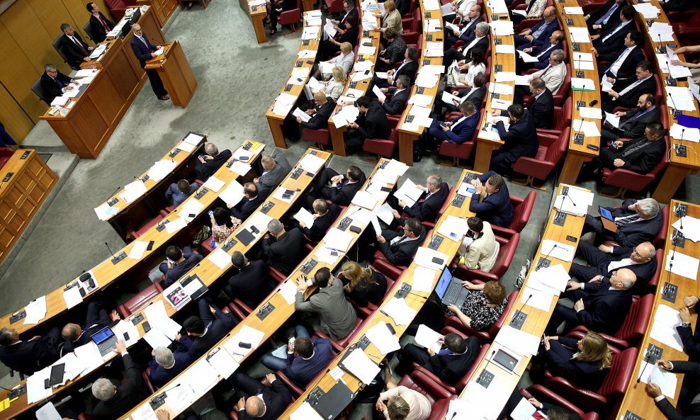 U siječnju 'markiralo' samo sedam zastupnika, najmanje unatrag pola godine