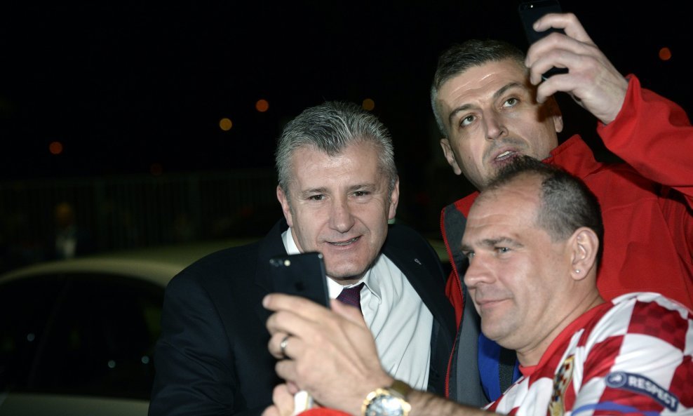 Davor Šuker s navijačima