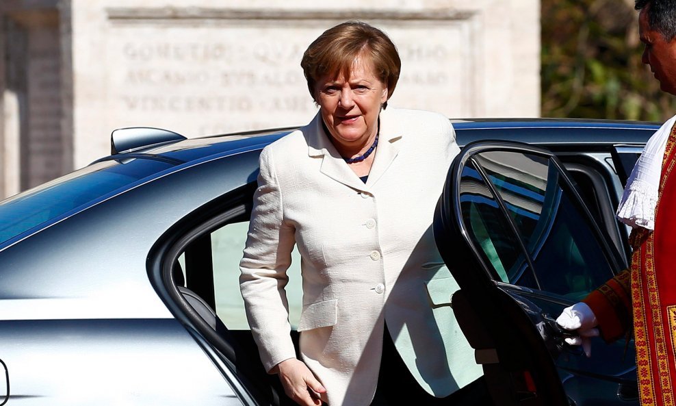 Njemačka kancelarka Angela Merkel s glavnim političkim strankama dogovorila, predizborna kampanja se nastavlja