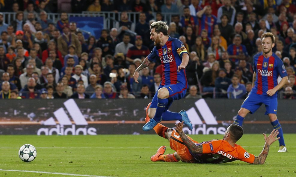 messi rakitic barcelona