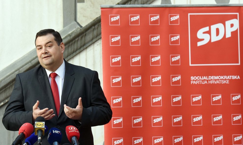 Alen Kišić pozvao Varaždince da u drugom krugu izbora iziđu na referendum protiv toga da grad vodi Ivan Čehok