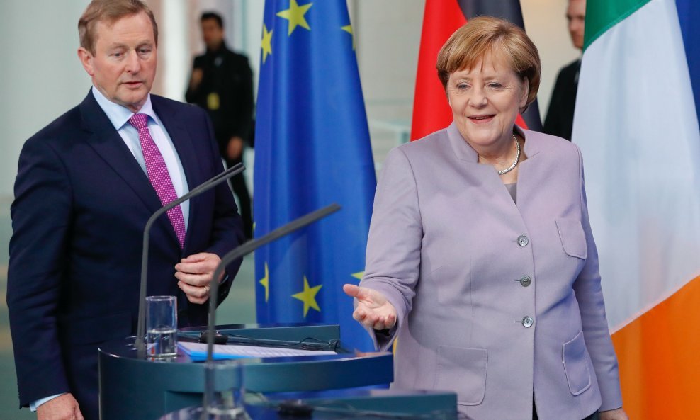 Enda Kenny i Angela Merkel