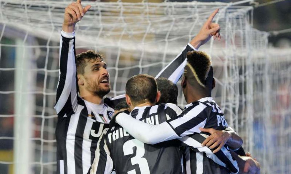 Juventus slavi gol Vidala