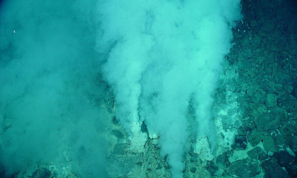 hidrotermalni izvor