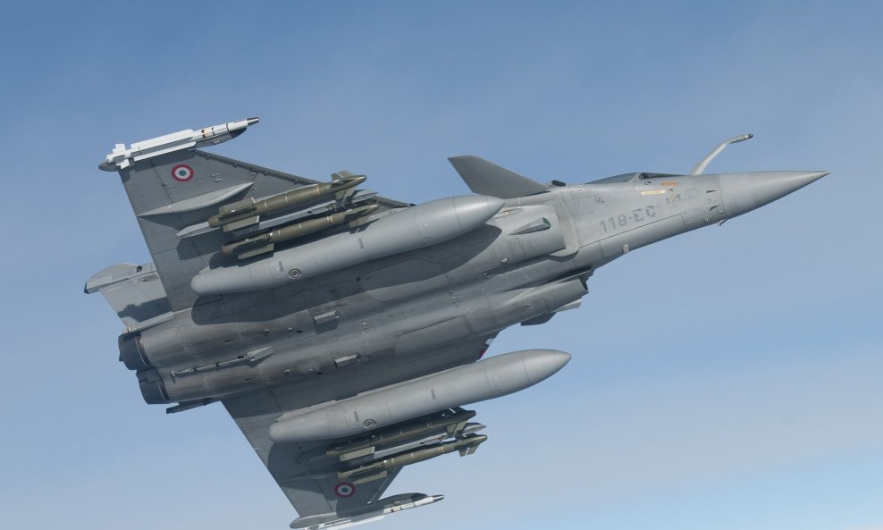 Francuski ratni zrakoplov u napadu na Libiju