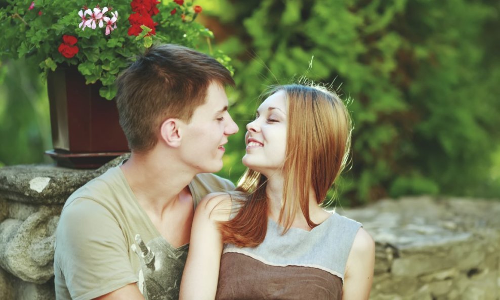 tinejdžeri mladi par ljubav