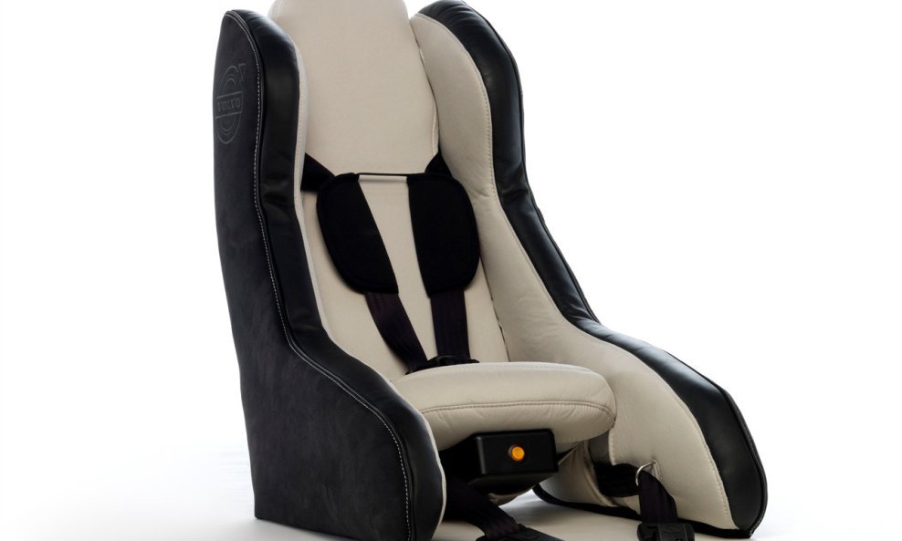 volvo-inflatable-child-seat-001-1