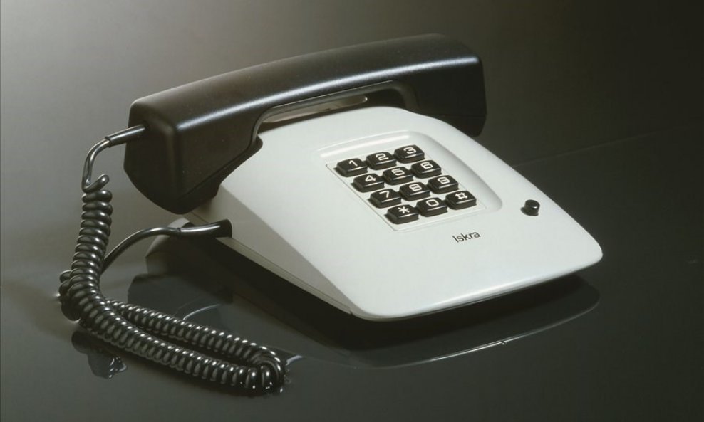 ETA 80 telefon
