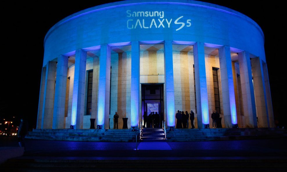 Tijekom jučerašnjeg dana u Hrvatskom društvu likovnih umjetnika lokalni ogranak Samsunga svim prisutnima predstavio je najnoviju uzdanicu u top kategoriji pametnih mobitela - Samsung Galaxy S5