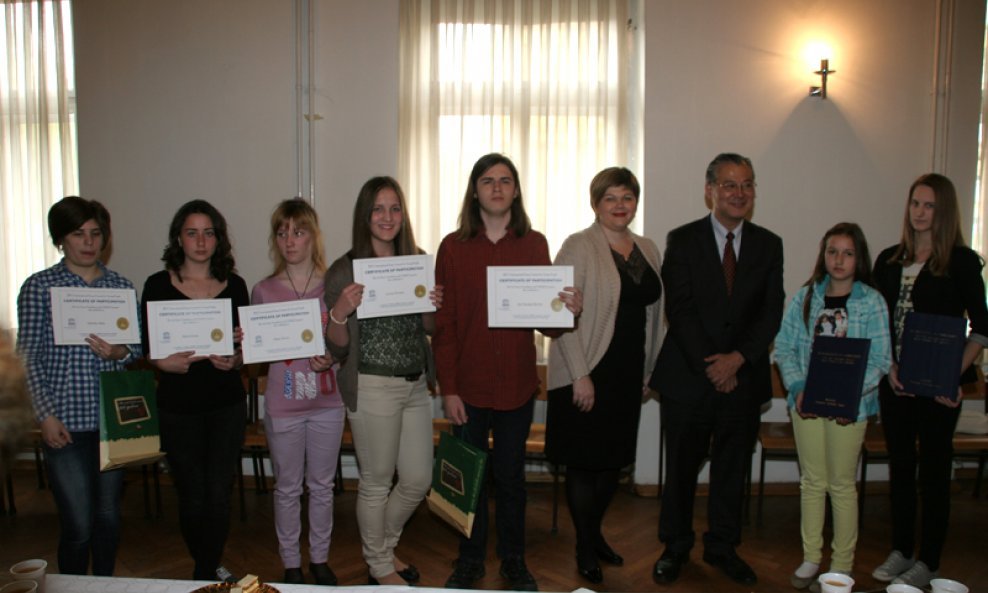 Hrvatskim učenicima dodijeljena priznanja s japanskih natječaja (1)