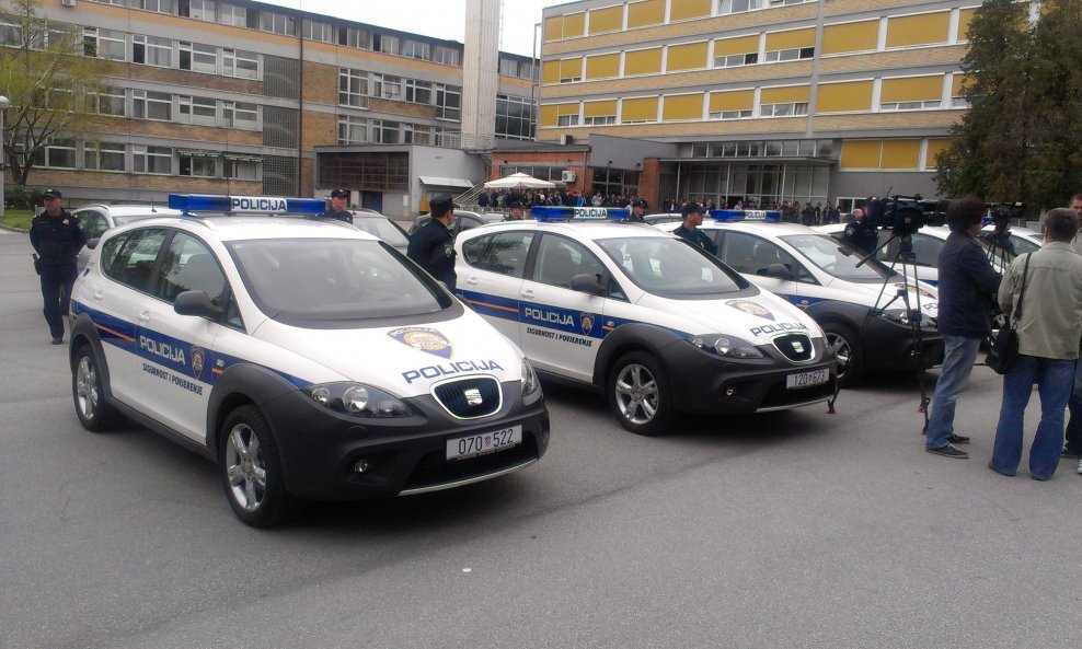 policijski automobili seat altea