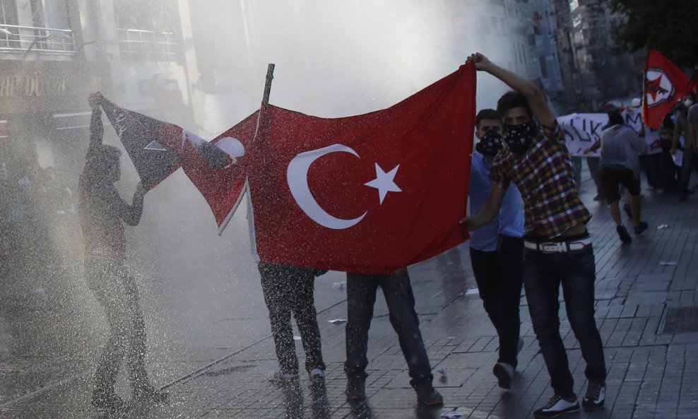 Turska prosvjed Gezi Taksim