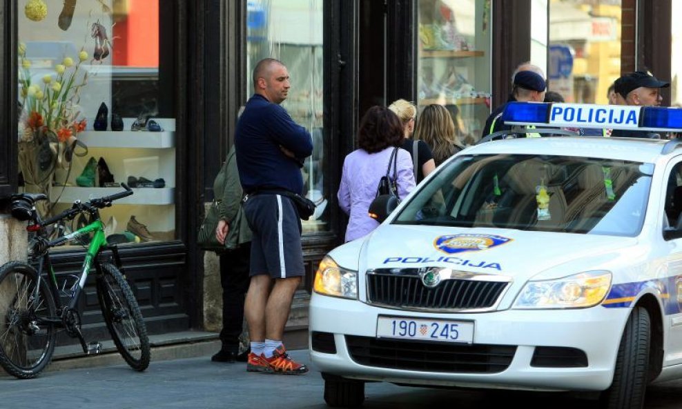 Policija