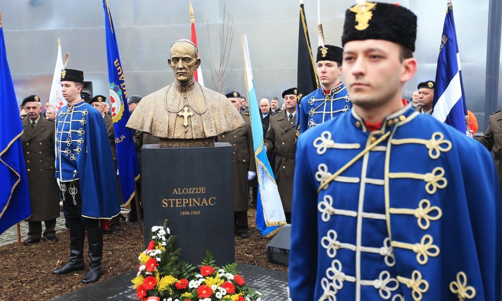 Spomenik Alojziju Stepincu u Osijeku izazvao je novi niz žestokih prosvjeda iz Beograda