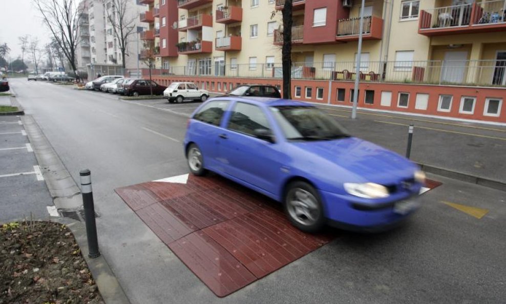 Ležeći policajci