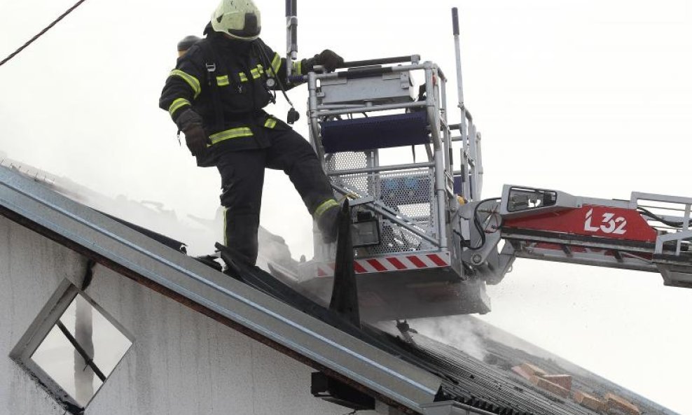 devastirana kuća eksplozija plina