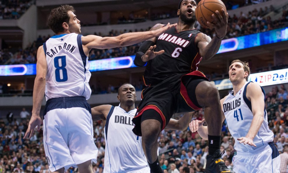 LeBron James vs Dallas Mavericks