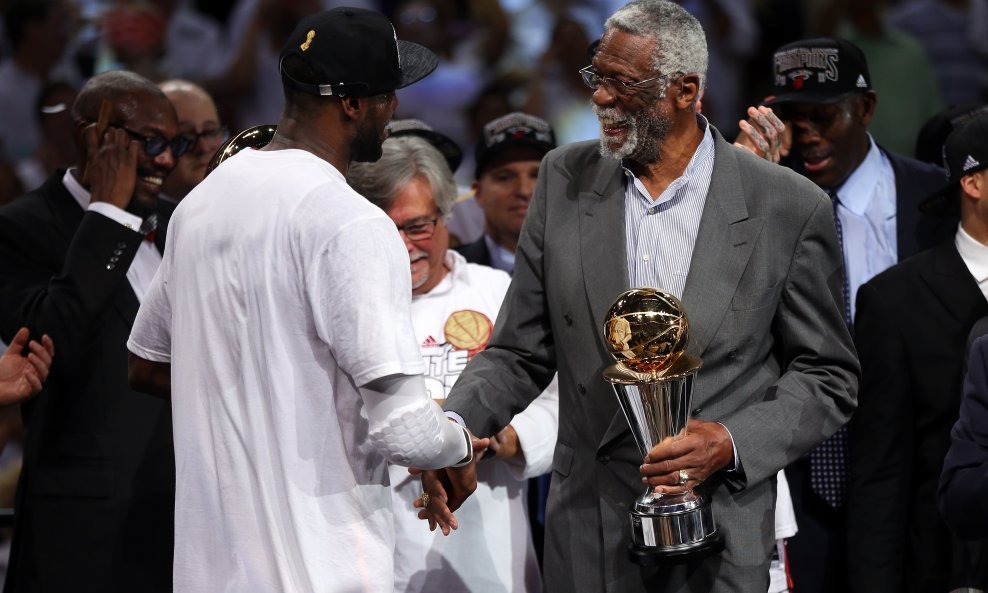 LeBron James i Bill Russell