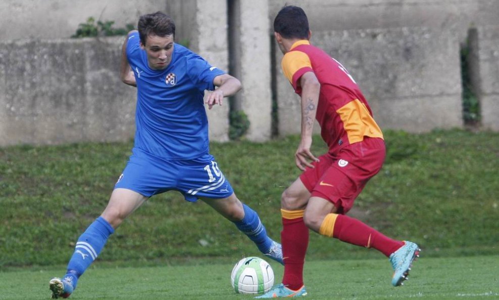 Robert Murić (Dinamo) vs. Emre Tousin (Galatasaray)