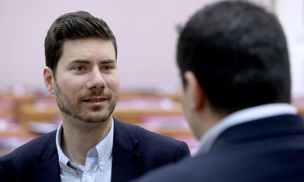 Ivan Pernar pažnju plijeni kontroverznim statusima na facebooku