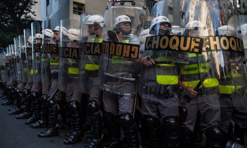 Policija - Brazil