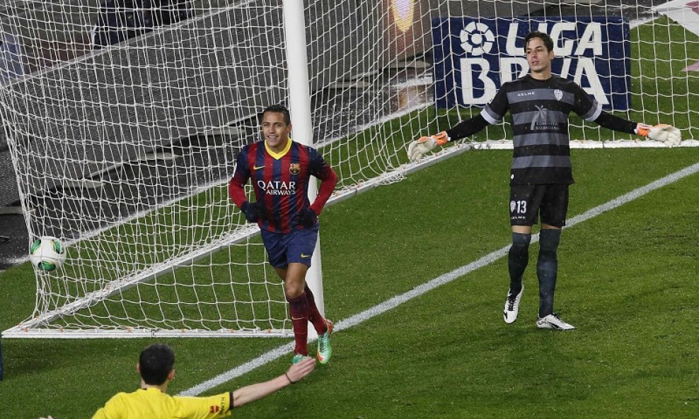 Alexis Sanchez zabija