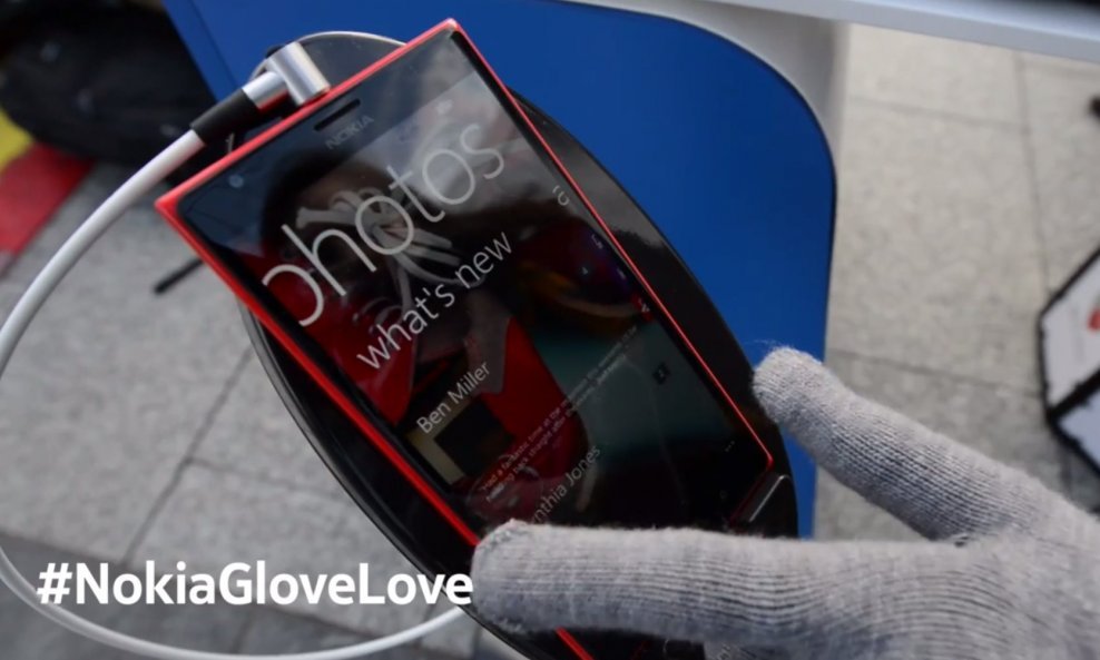 Nokia Glove Love