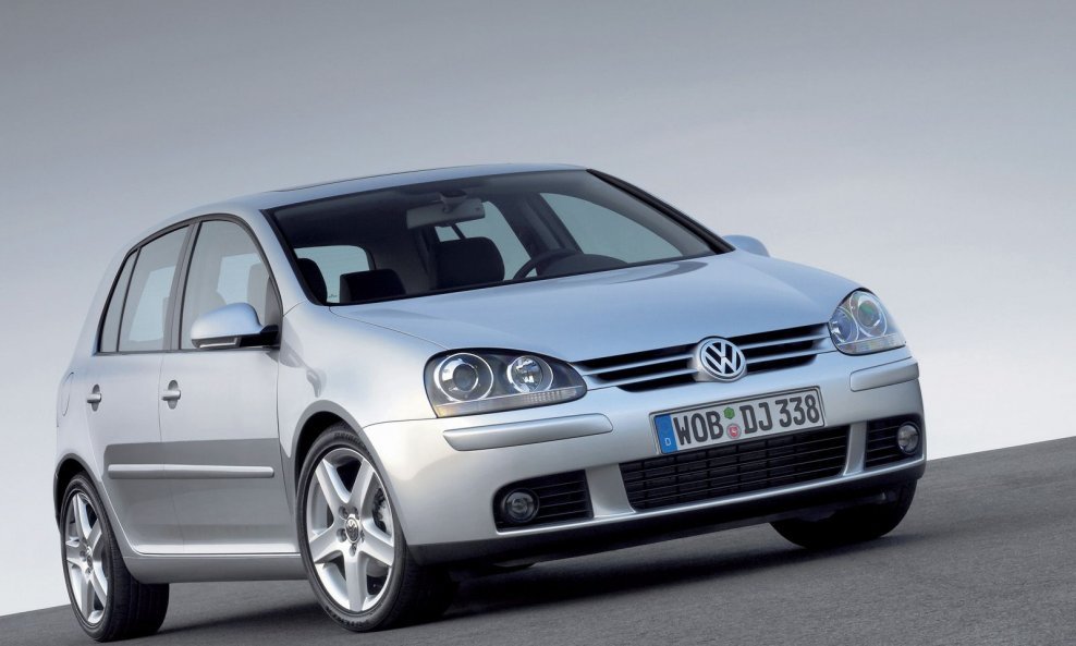 volkswagen-golf-v-11