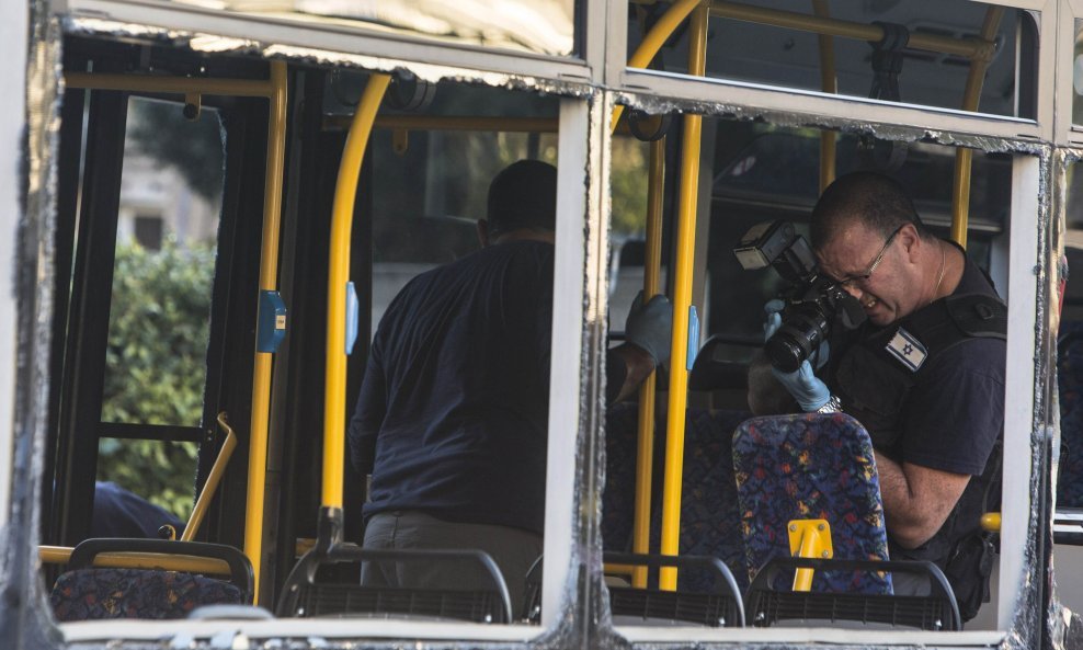 bomba u autobusu