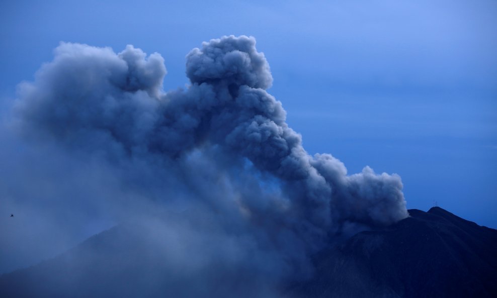 Prethodna erupcija vulkana Agung zabilježena je 1963. godine