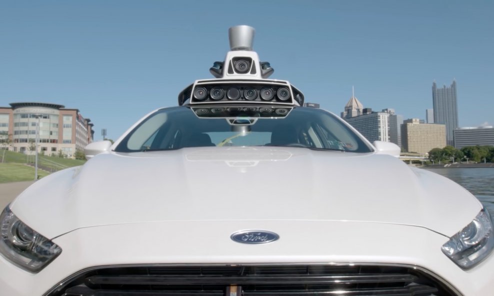 Autonomni Ford Fusion kojeg testira Uber