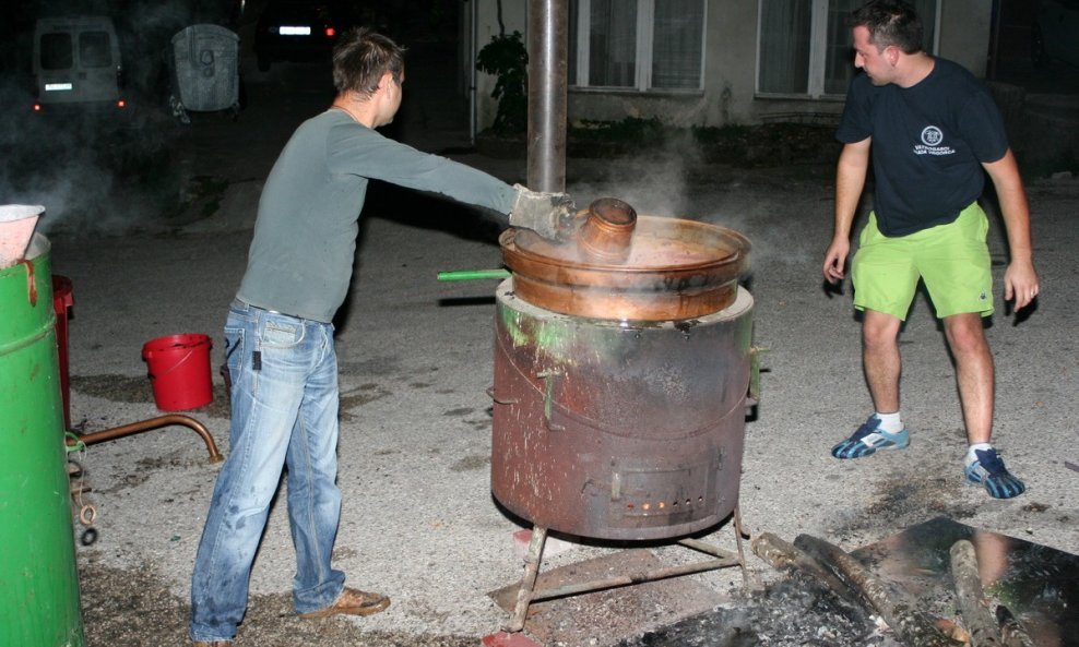 rakija pečenje rakije