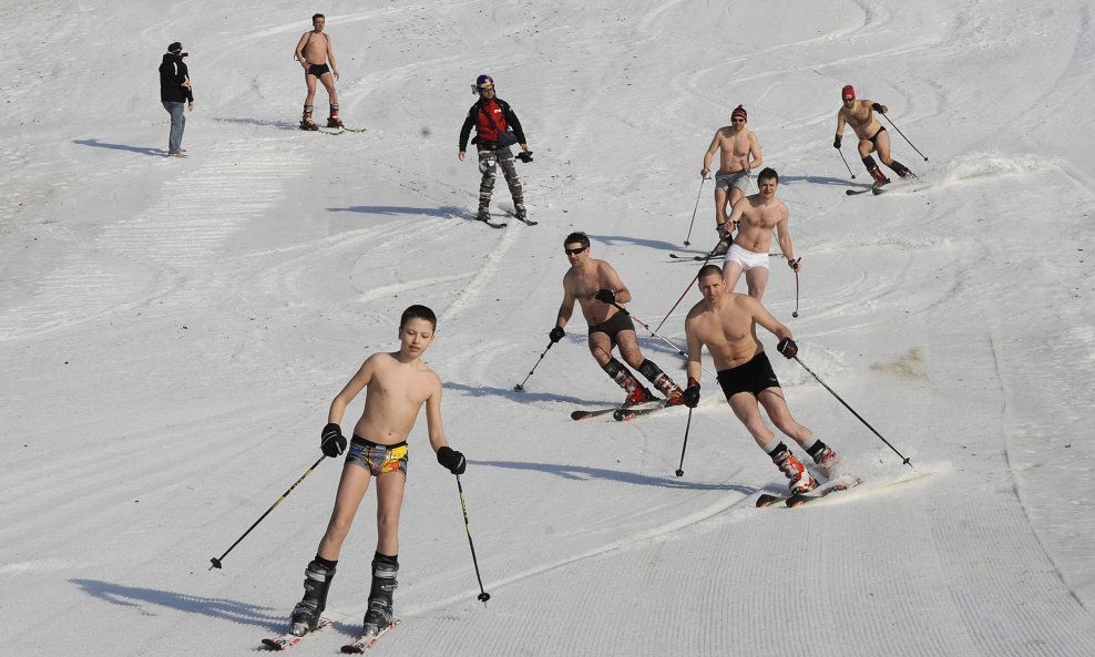 Skijanje u gaćama u čast Ivice Kostelića (4)