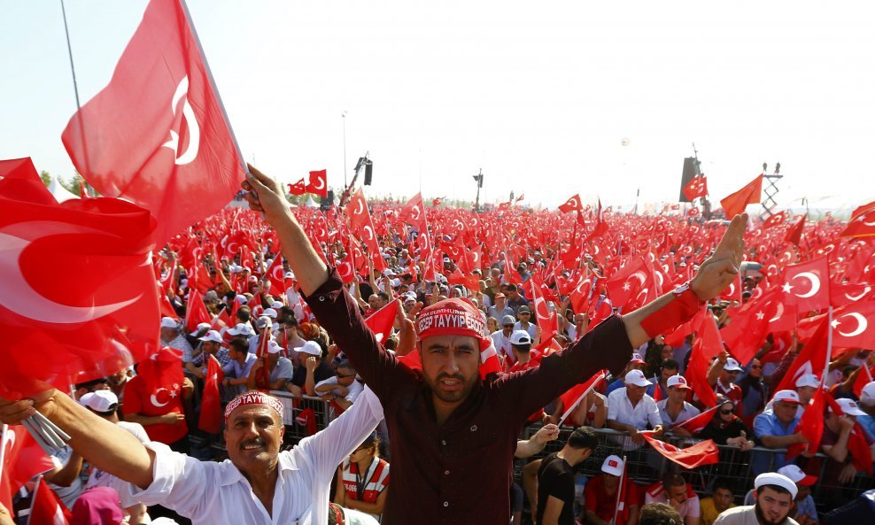 Austrija je zabranila ulazak u zemlju turskom ministru gospodarstva Nihatu Zeybekciju