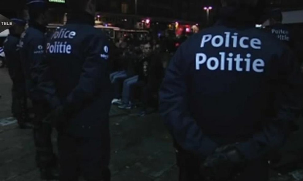 policija i huligani