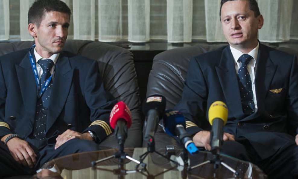 Kapetan Zvonko Šitum i njegov kopilot Ivan Ivanković 