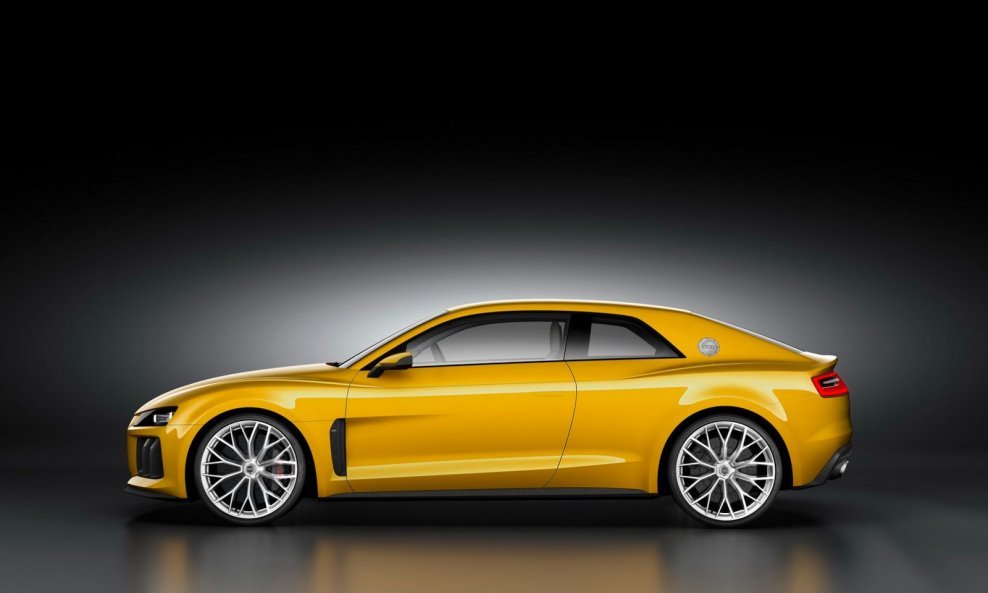 Kad nam je prije tri godine u Parizu Audi pokazao prvi koncept Quattro nismo s njega mogli skinuti oči. Što čovjek ne bi volio na malom, agresivno dizajniranom kupeu s 2.5-litrenim peterocilindrašem koji 400 KS na sva četiri kotača prenosi putem ručnog še