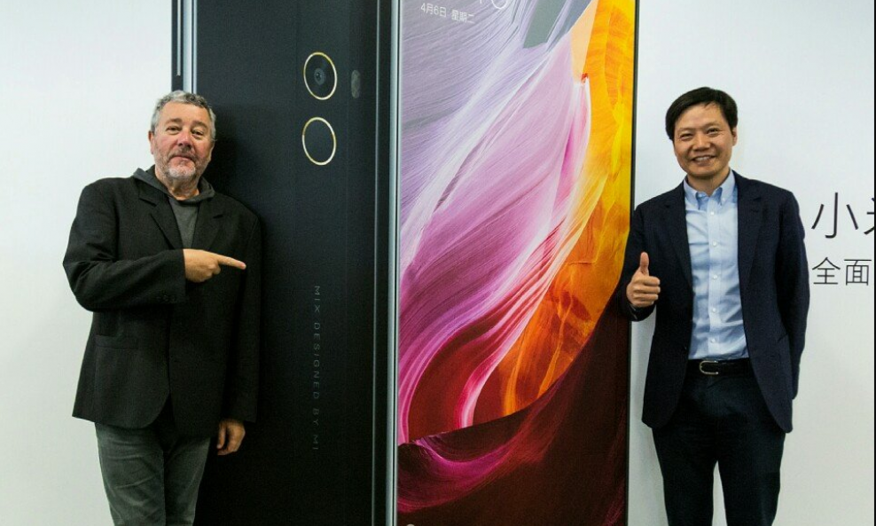 Dizajner Philippe Starck i CEO Xiaomija Lei Jun