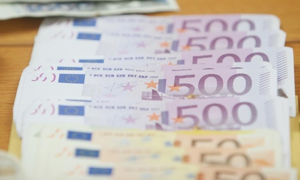 500 EURA