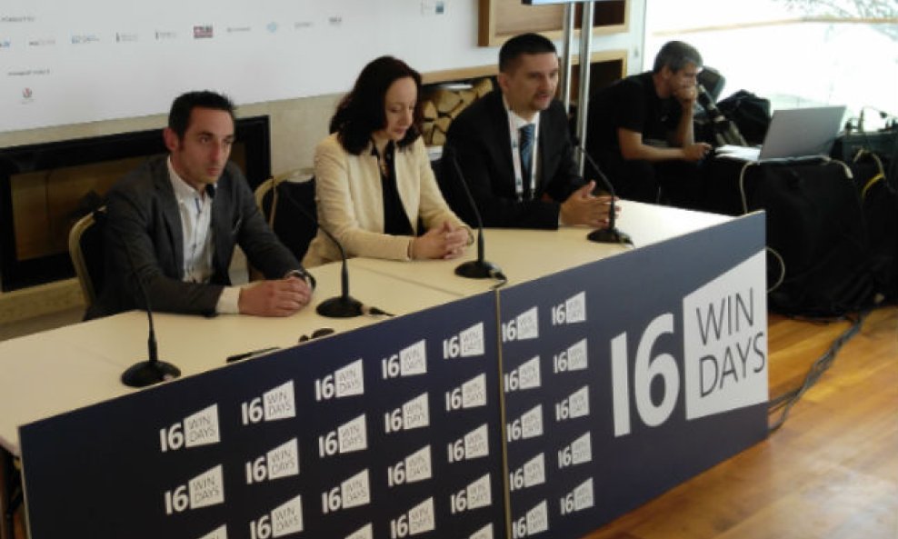 (S lijeva na desno): Sven Marušić, Lejla Zukić-Krivdić i Tomislav Kosanović
