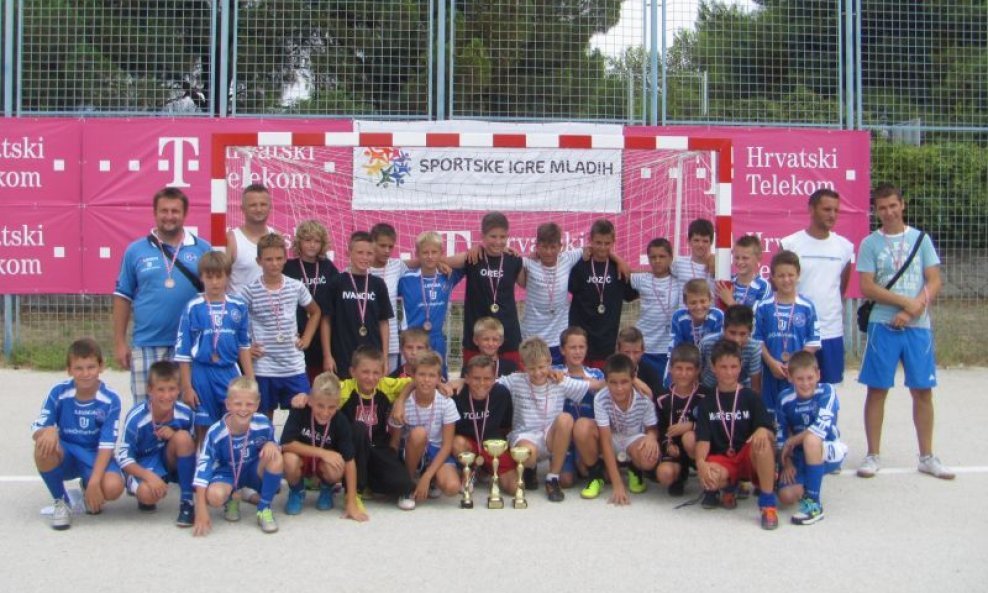 Sportske igre mladih - završnica za nogometaše i rukometaše
