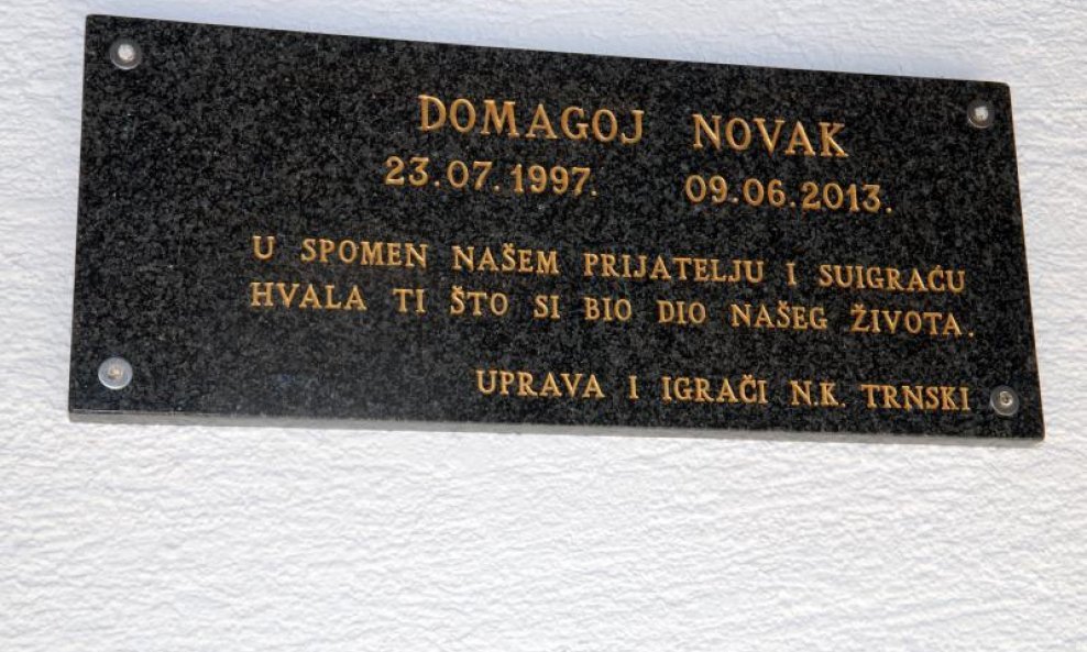 Spomen ploča, Domagoj Novak