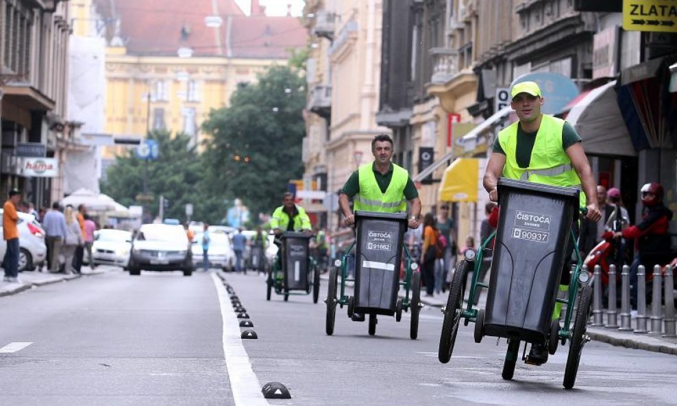 Ilustracija/Utrka smetlara u Masarykovoj ulici u Zagrebu