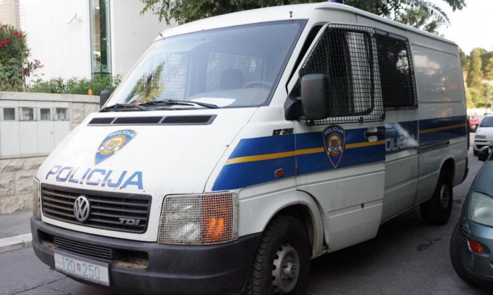 policija kombi