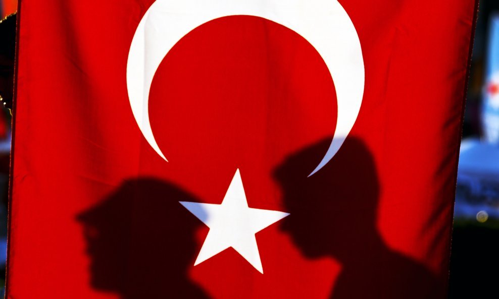Turska zastava prosvjed